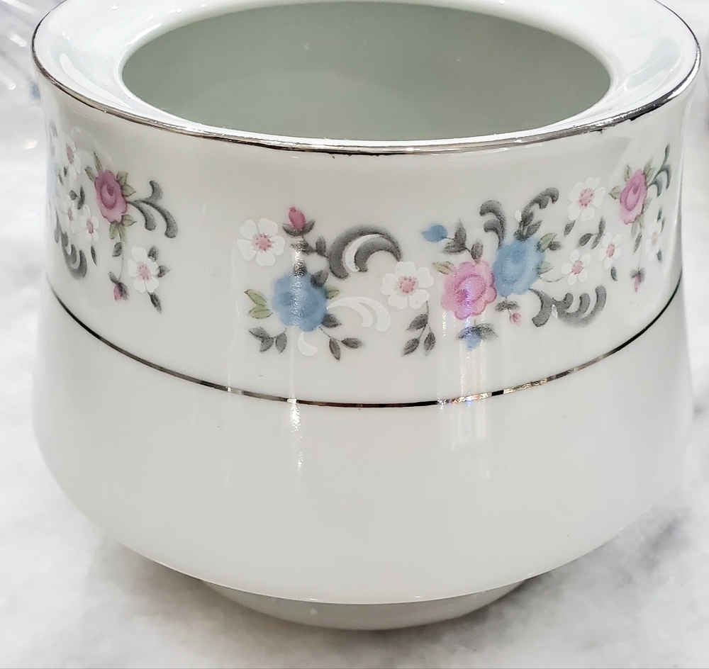 Dynasty Fine China Rapture Pattern Sugar Bowl